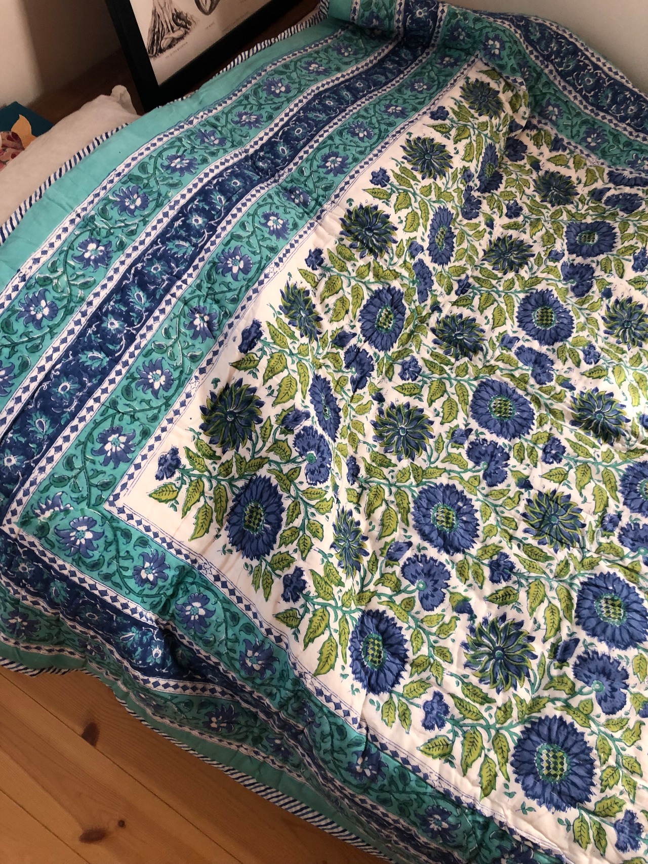 グリーンとブルーのお花　シングルサイズ　ブロックプリントキルト　インドのお布団　