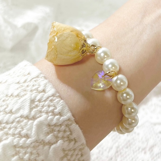 White rose bracelet