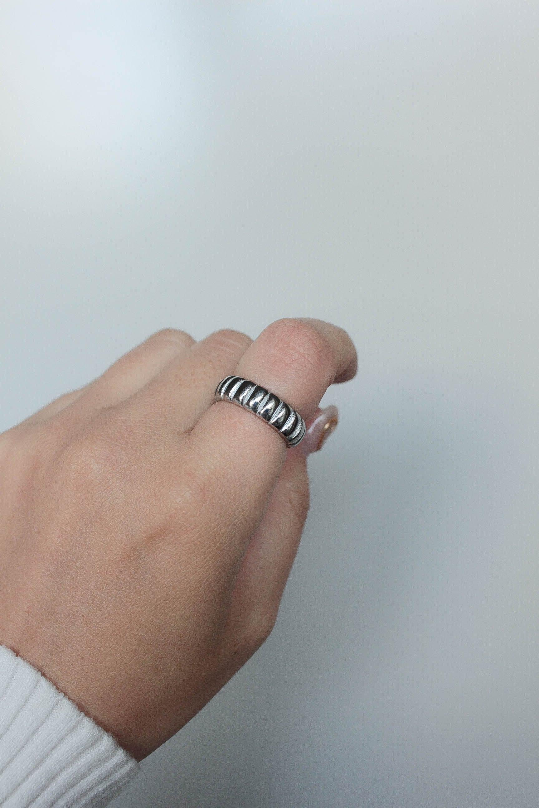 ebine エビネ　リング　指輪 Grain Line Ring | ebine(エビネ)|金属アレルギー対応アクセサリー