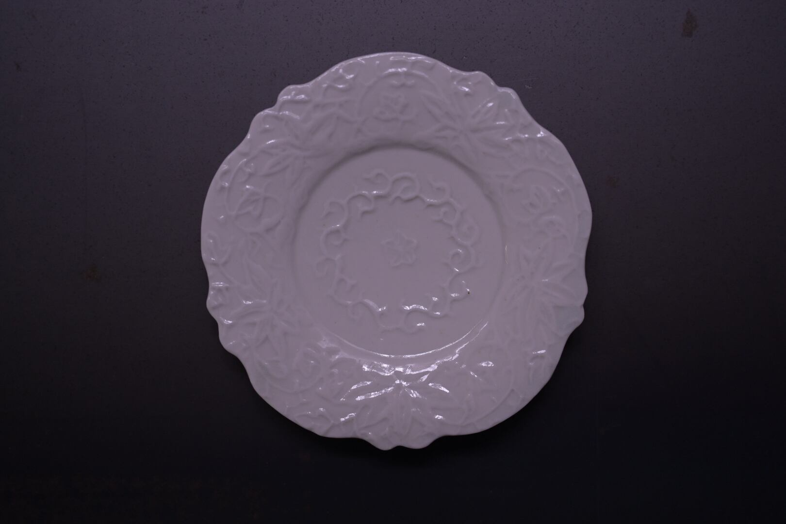 前田麻美 花唐草稜花豆皿 青白磁