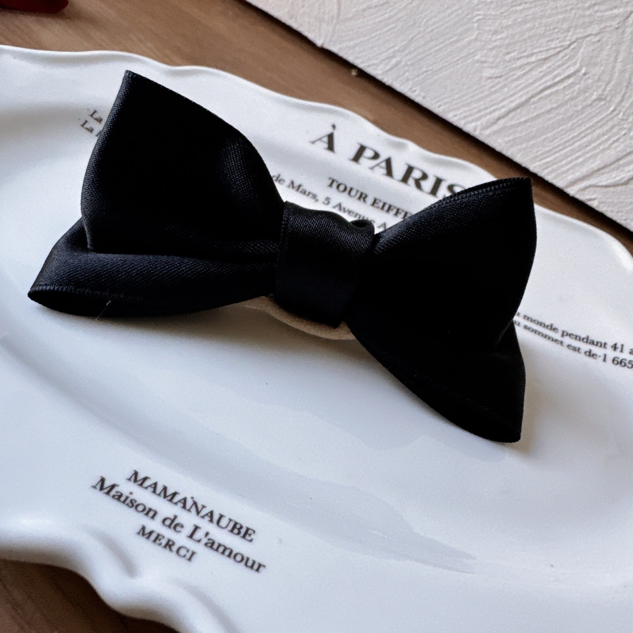 立ってる大きなおリボンヘアバンド