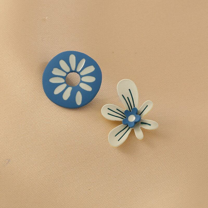 Matte Ceramic-Style Floral Circle Earrings S0232
