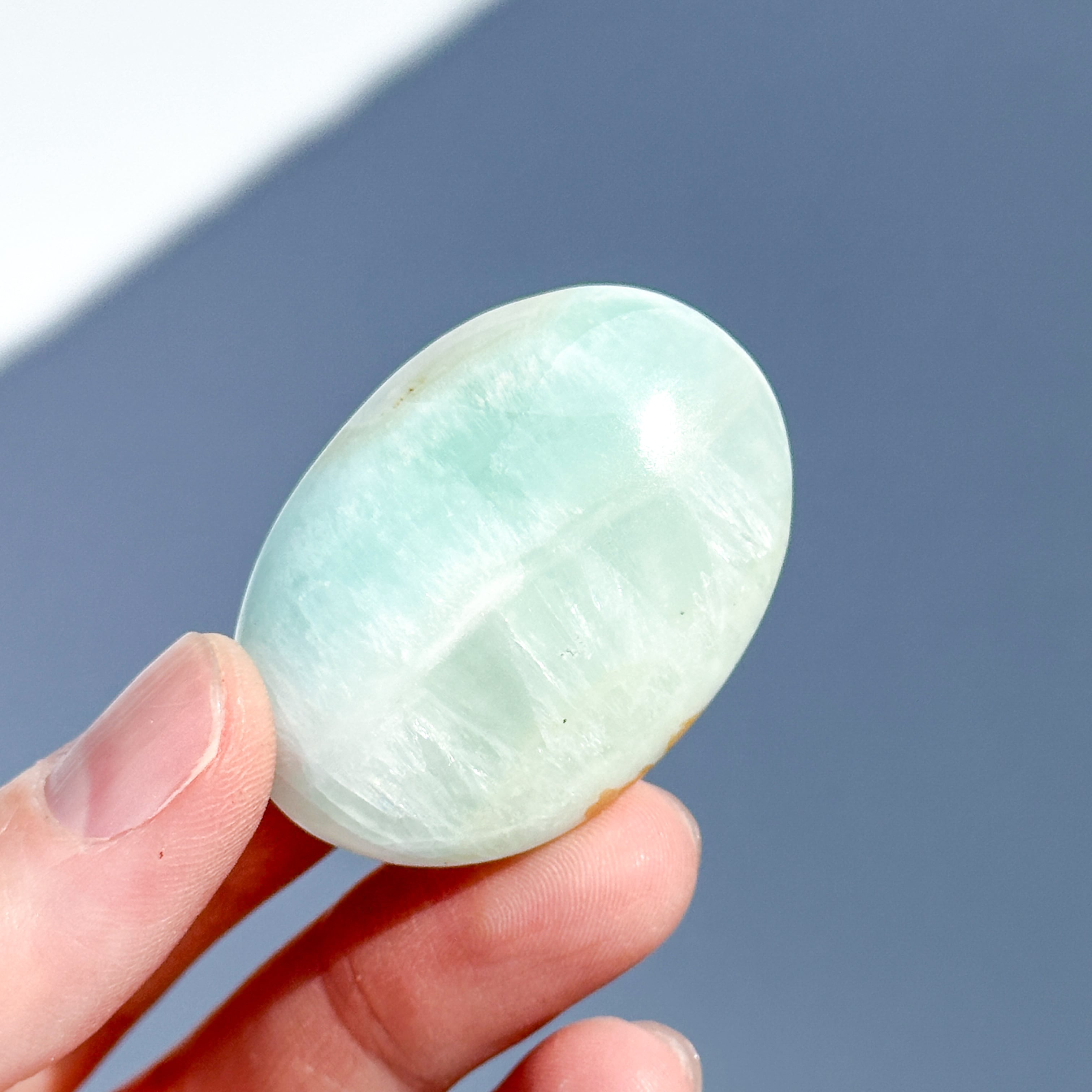 【高品質】カリビアンブルーカルサイト パームストーン 51◇Caribbian Blue Calcite◇天然石・鉱物・パワーストーン