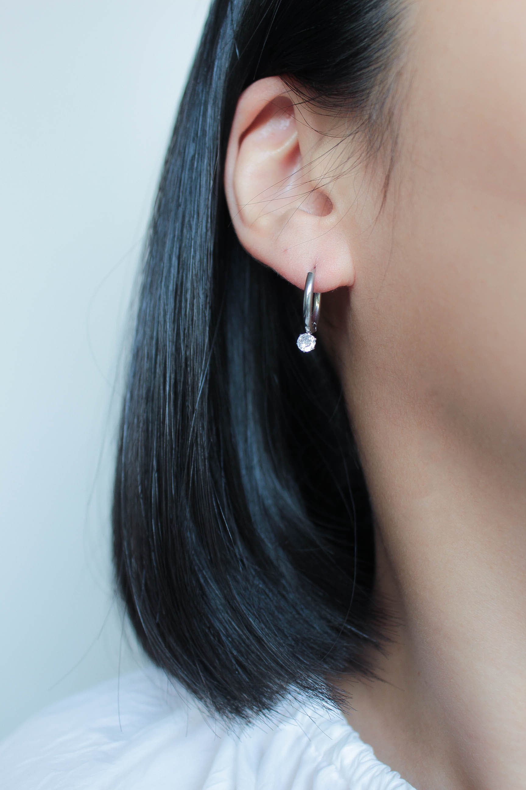 Zirconia Hoop Pierce | 金属アレルギー対応のアクセサリー ebine