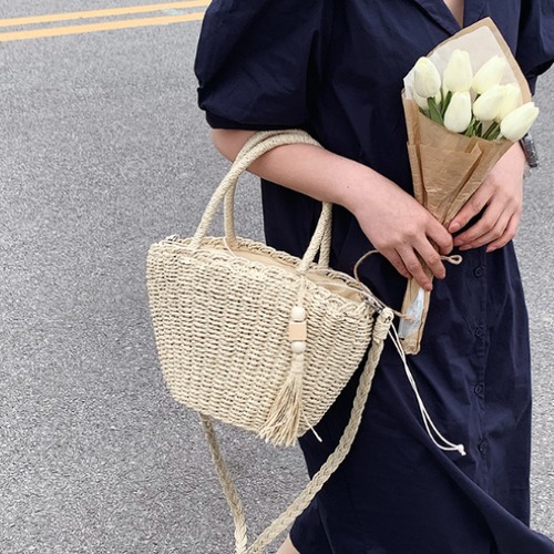 ハンドバッグ レディース ショルダーバッグ 2WAY 鞄 かばん バスケット タッセル 巾着 カジュアル シンプル お出かけ おしゃれ 斜め掛けバッグ 肩掛けバッグ ストローバッグ 夏 海 バカンス