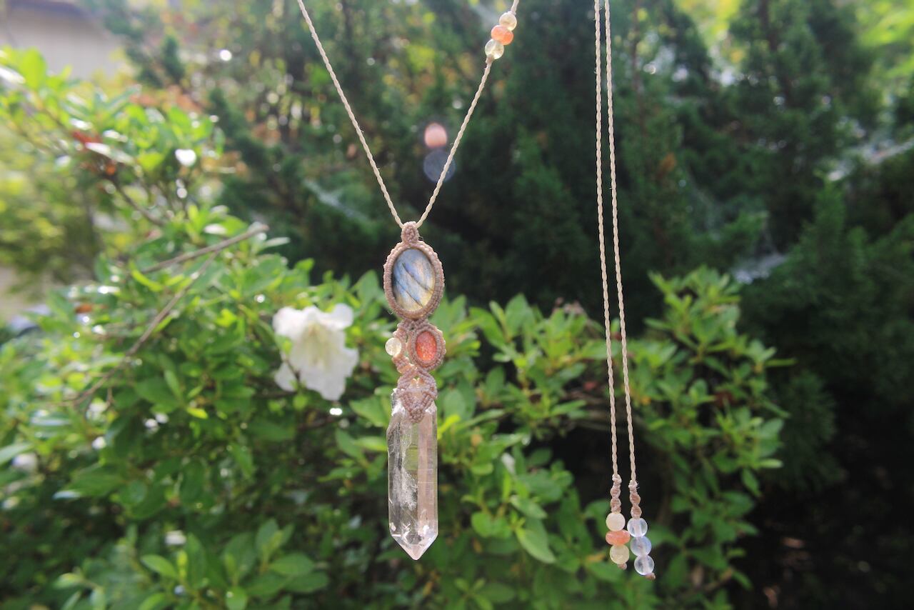 Himalayan crystal & Labradorite & Sunstone micro macrame pendant
