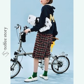 【2color】レトロカレッジ風「M」ロゴパーカー 《i0757》