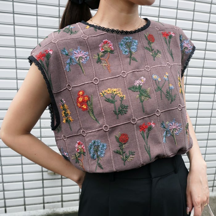 SO54）【8月下旬】2WAYフラワー刺繍プルオーバー | kgrowth_official