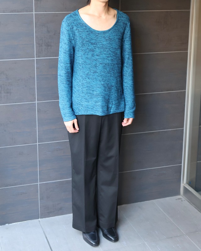 Round neck glitter knit
