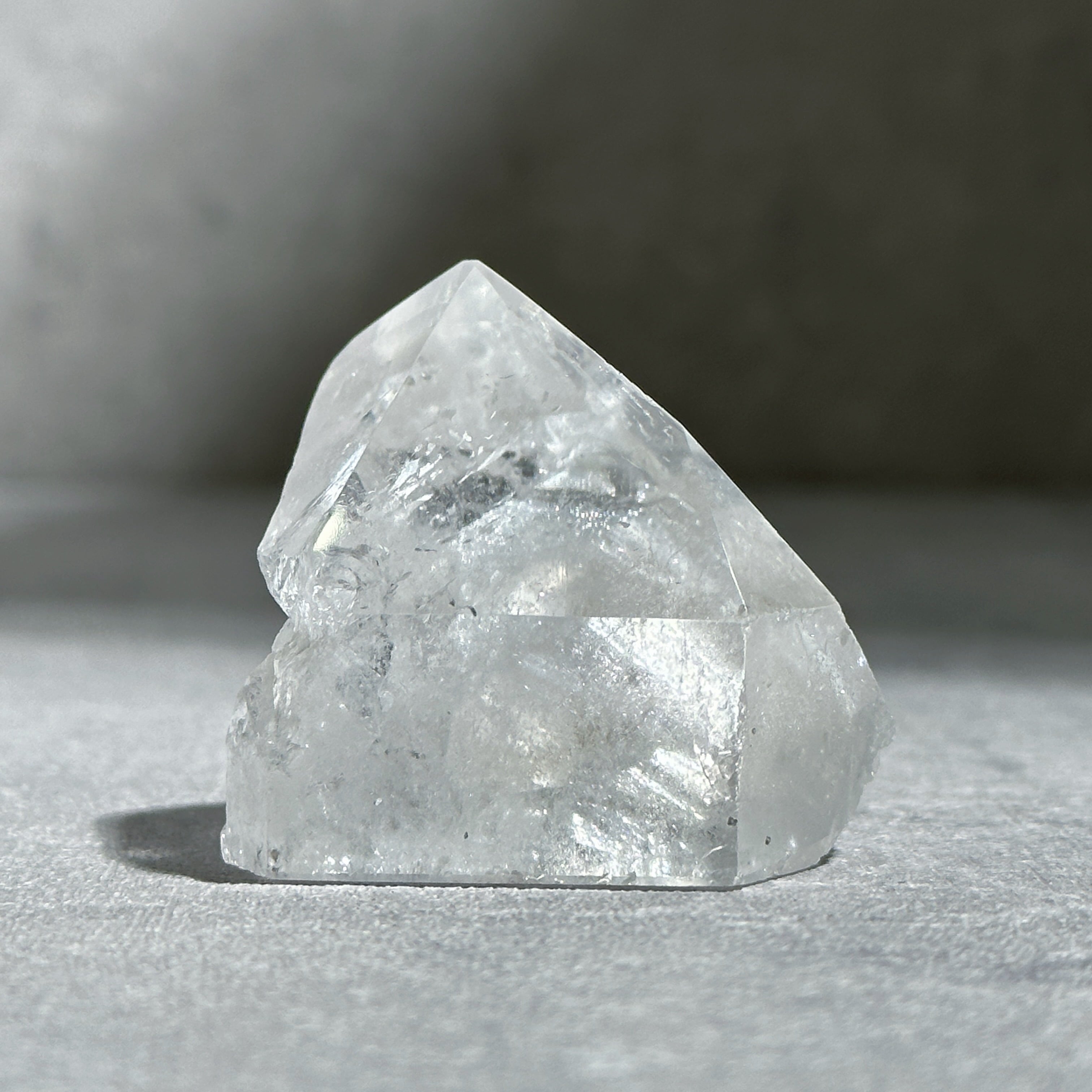 ミナスジェライス産貫入水晶(マニフェステーション) タワー型05