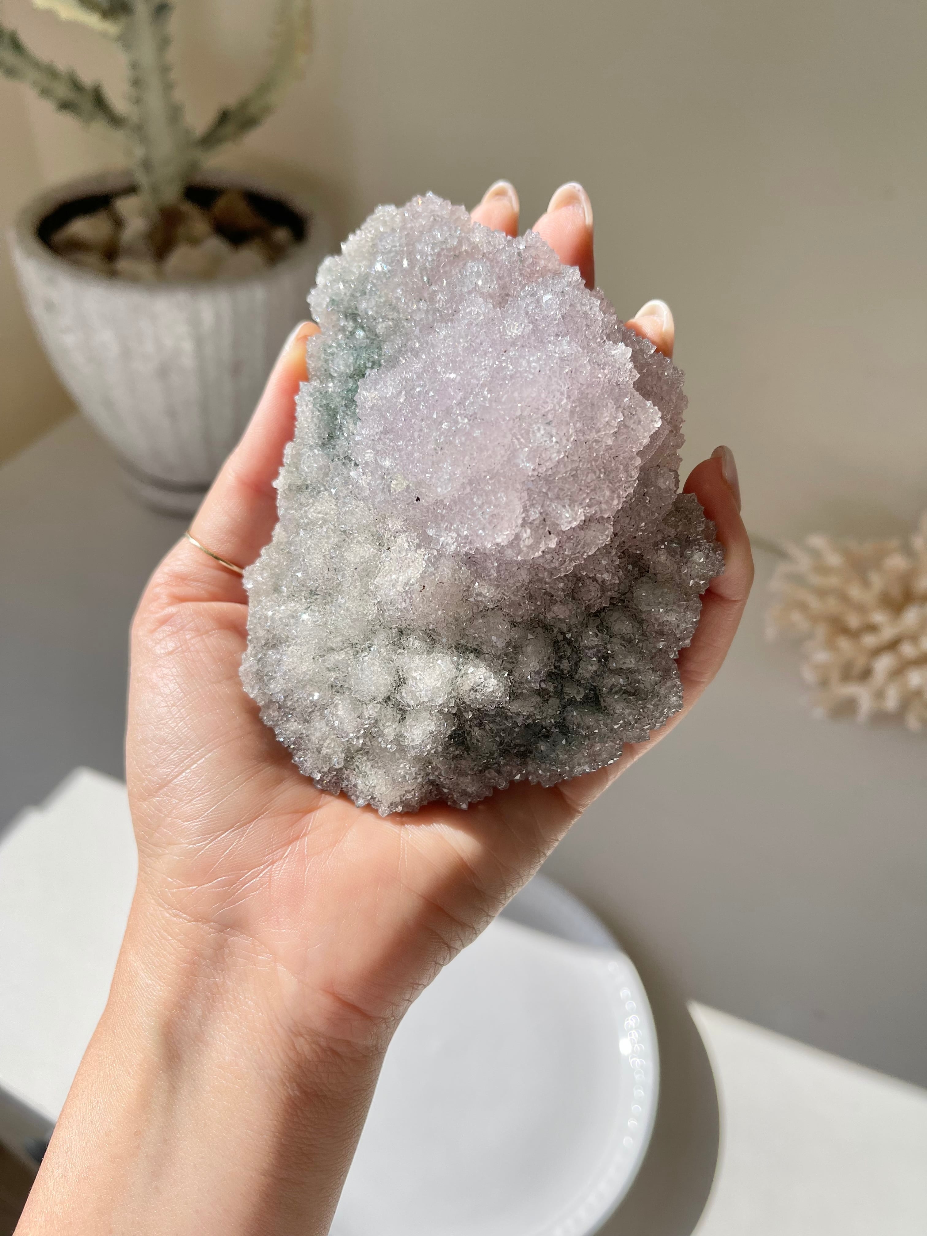 ブラジル産 キラキラ輝きが素晴らしい透明度抜群のスピリットアメシスト/Amazing spirits amethyst cluster