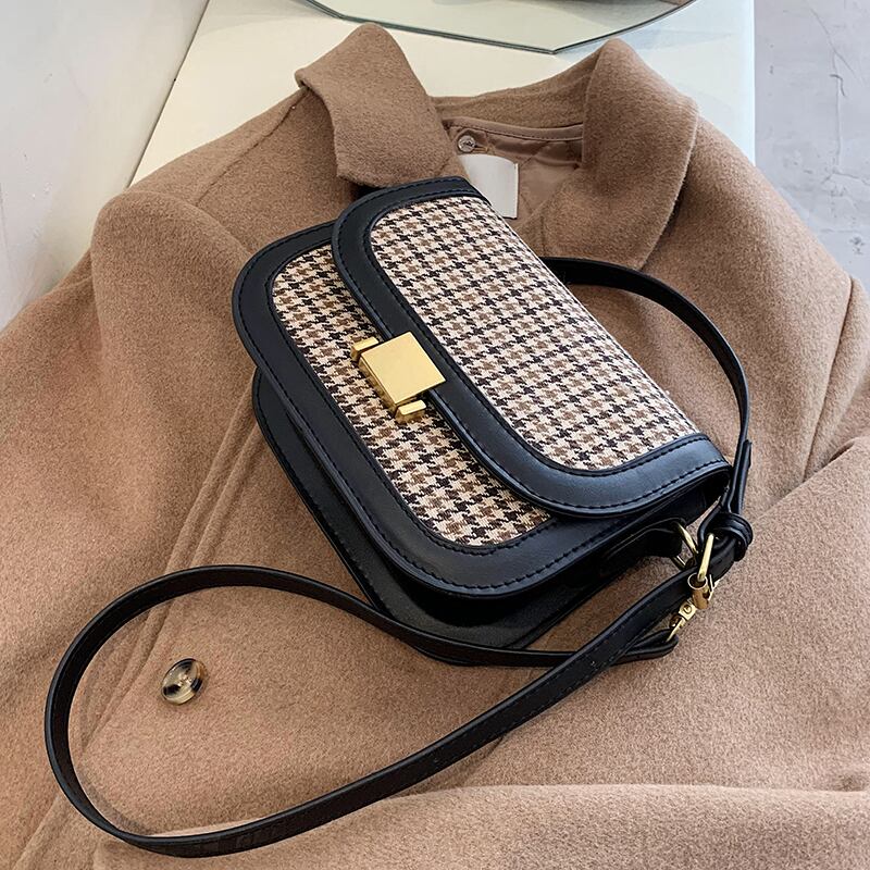 スタンダードオータムウィンターレッド レトロ 秋物 冬物 スクウェア メッセンジャーバッグ Tiancai_Wing_Bag65893421834