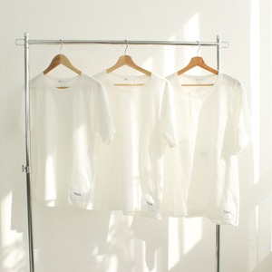 誠実に作られたオーガニックコットンの白Tシャツ（男女兼用）