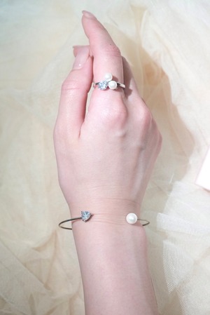 pearl clover ring