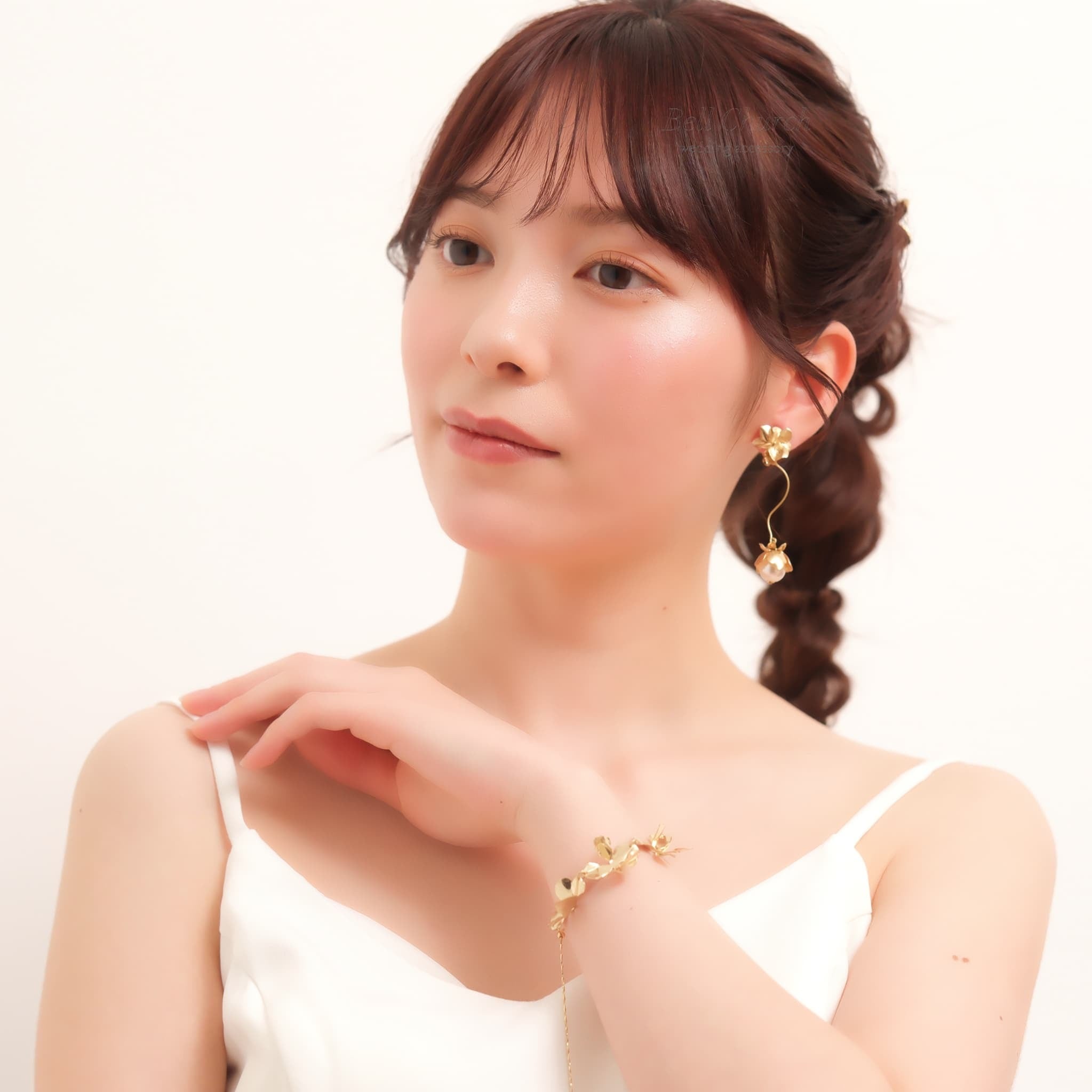 花モチーフ ゴールドトーン オパールブレスレット ブレスレット K18 フラワー 花 モチーフ バー ストーン シンプル 高