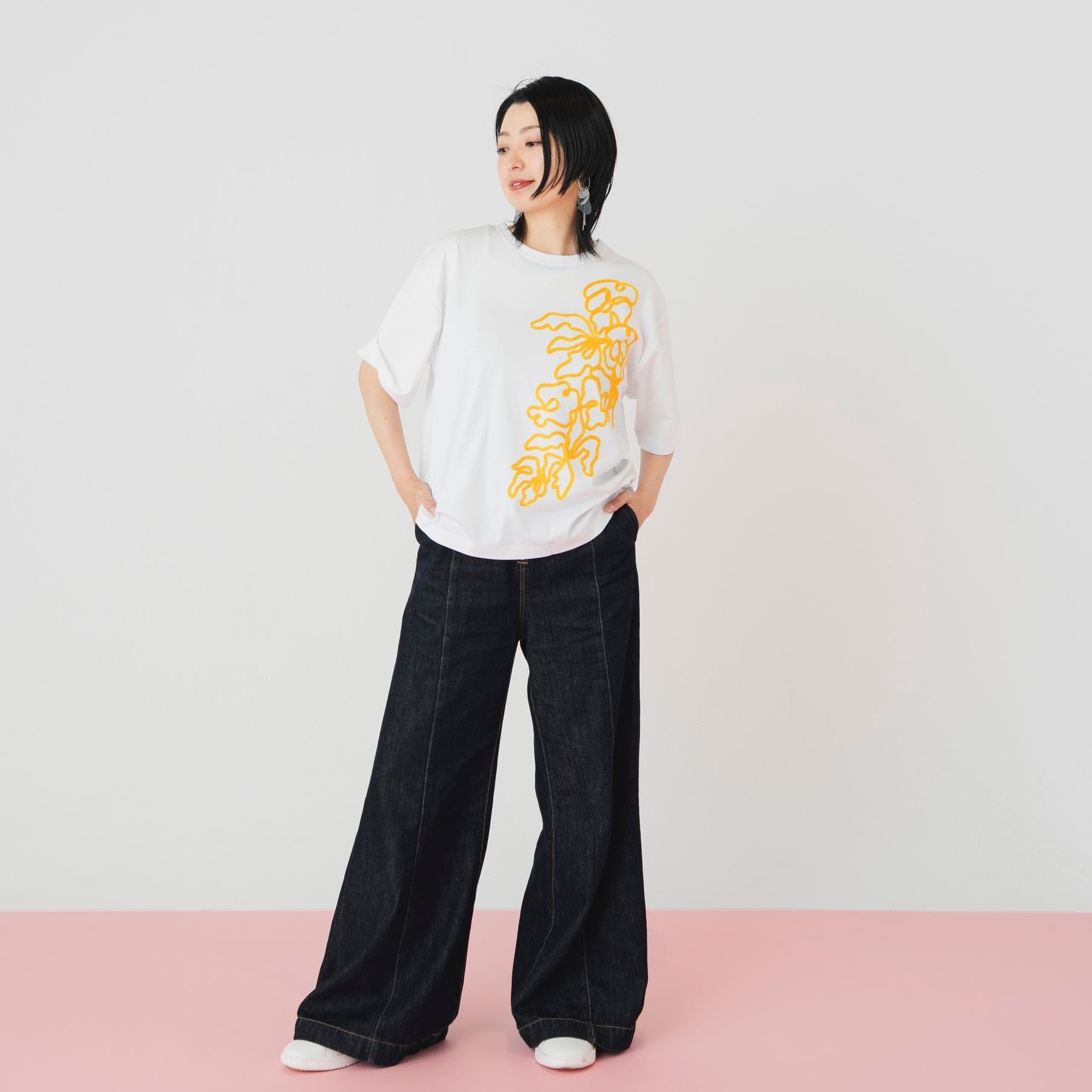 コード刺繍Tシャツ / CONTRESSE | HARUHANA