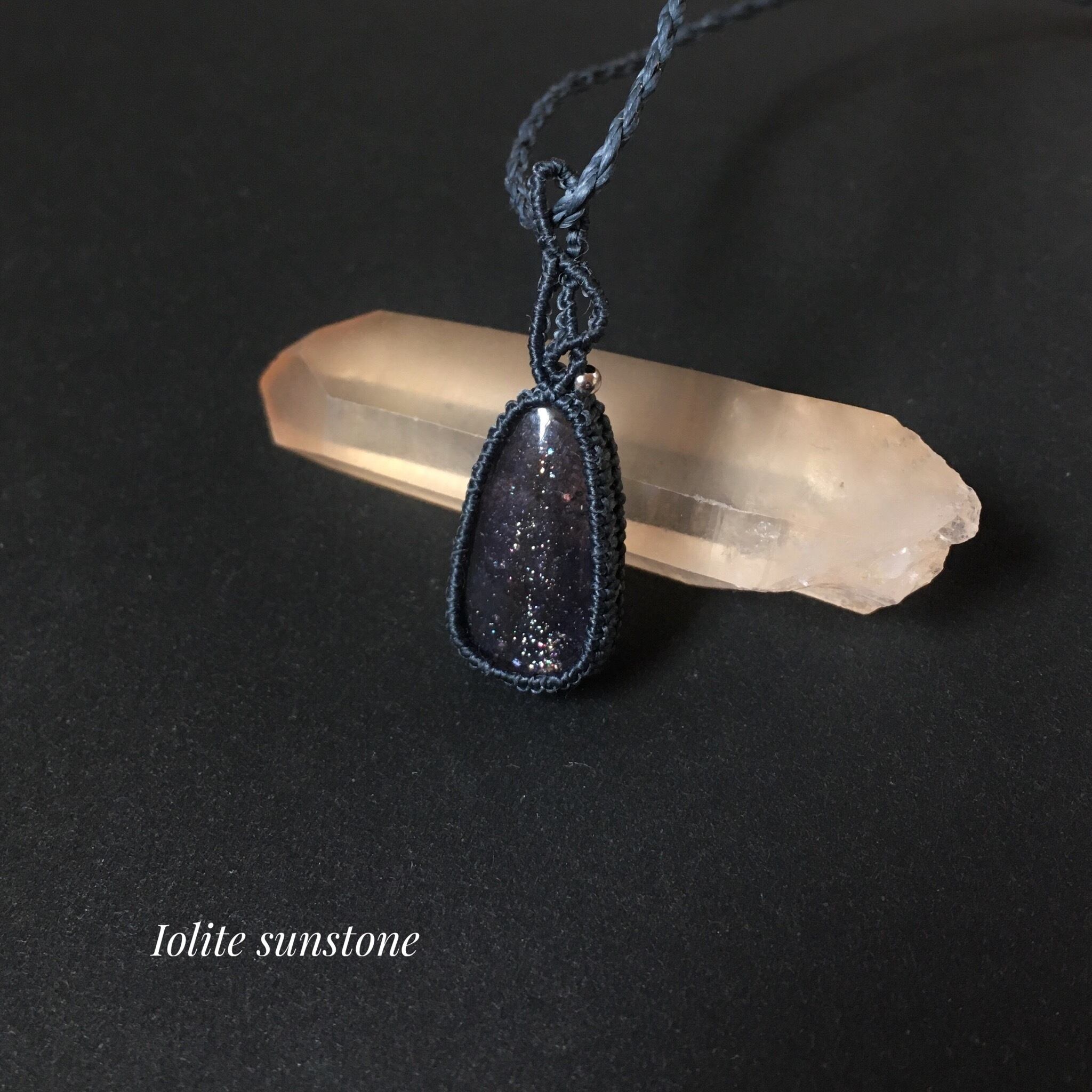 アイオライトサンストーン macrame necklace