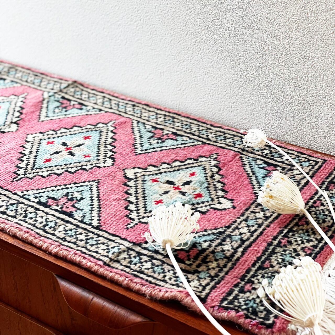 ヴィンテージラグ｜ランナー vintage rug runner * レトロピンク retro pink [rra002] ラグの間 ｜ ヴィンテージラグ・ヴィンテージミニラグ専門店