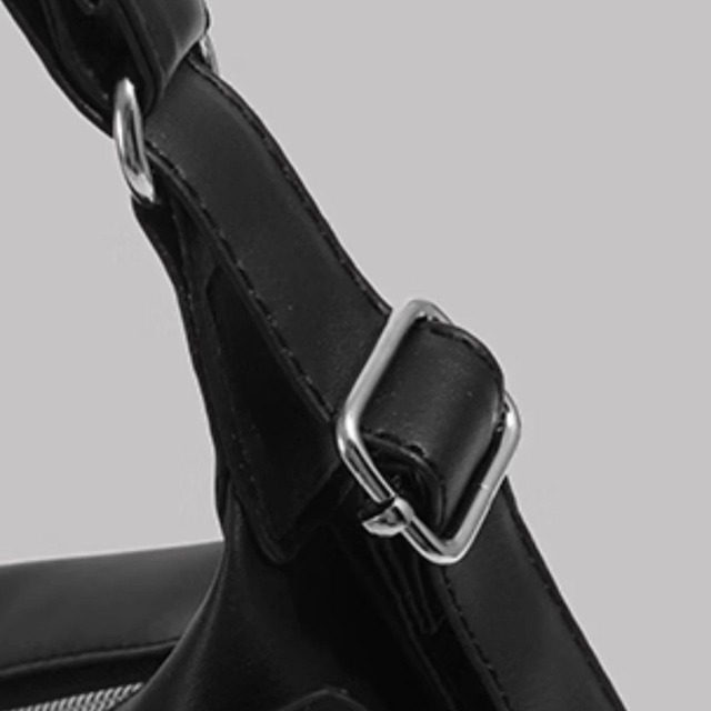 Grunge belted bag C0042