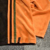 switching design velour long sleeve tee