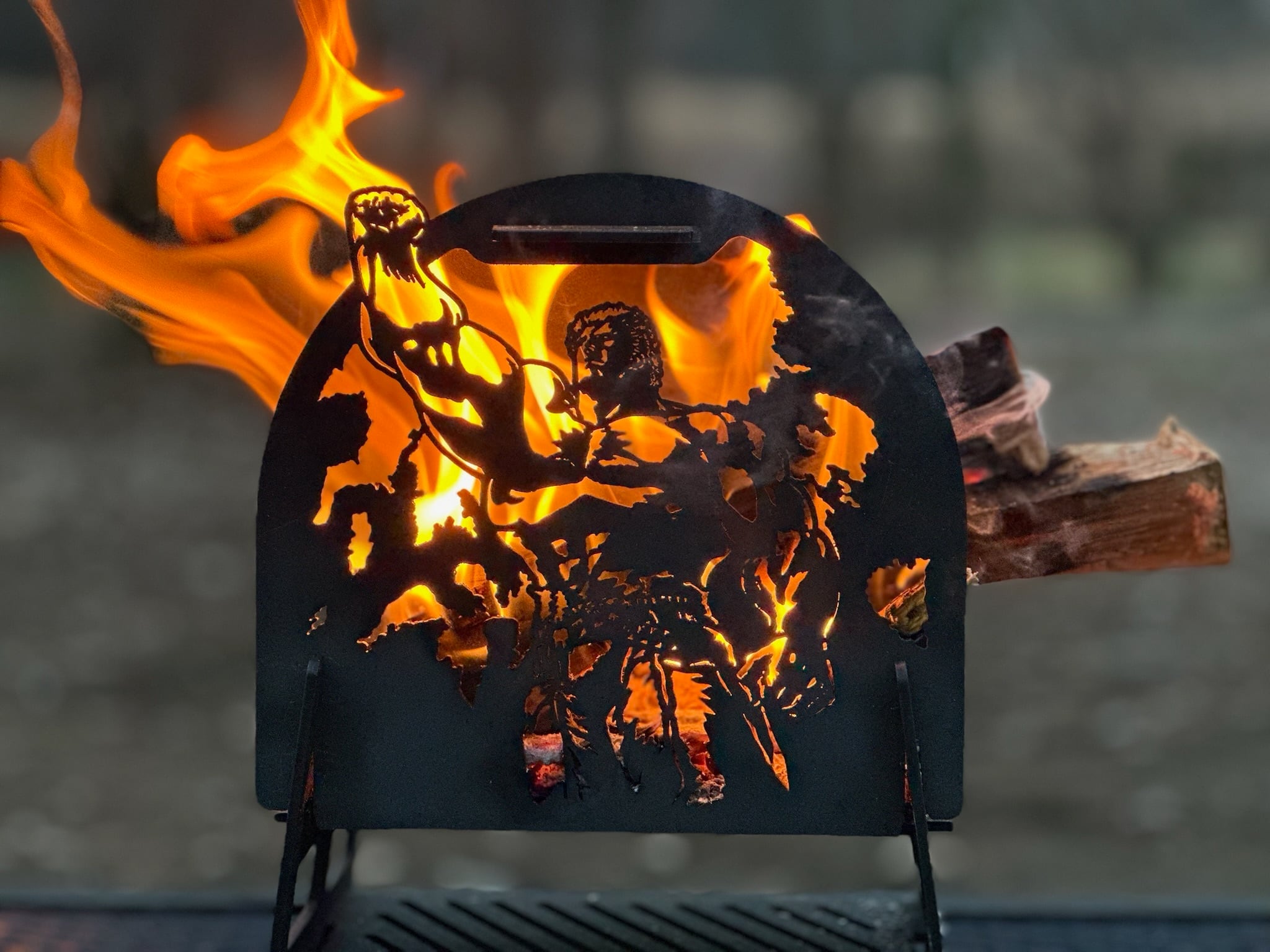 北斗の拳×焚火台』が世界初コラボ！ 自宅のインテリアや間接照明として