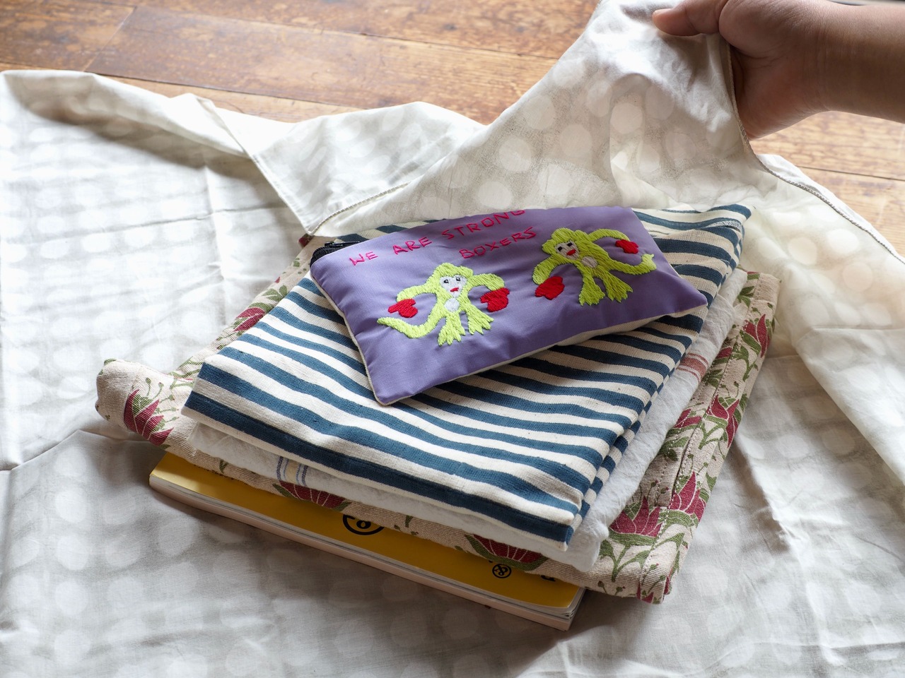 237g020 furoshiki　ふろしきC