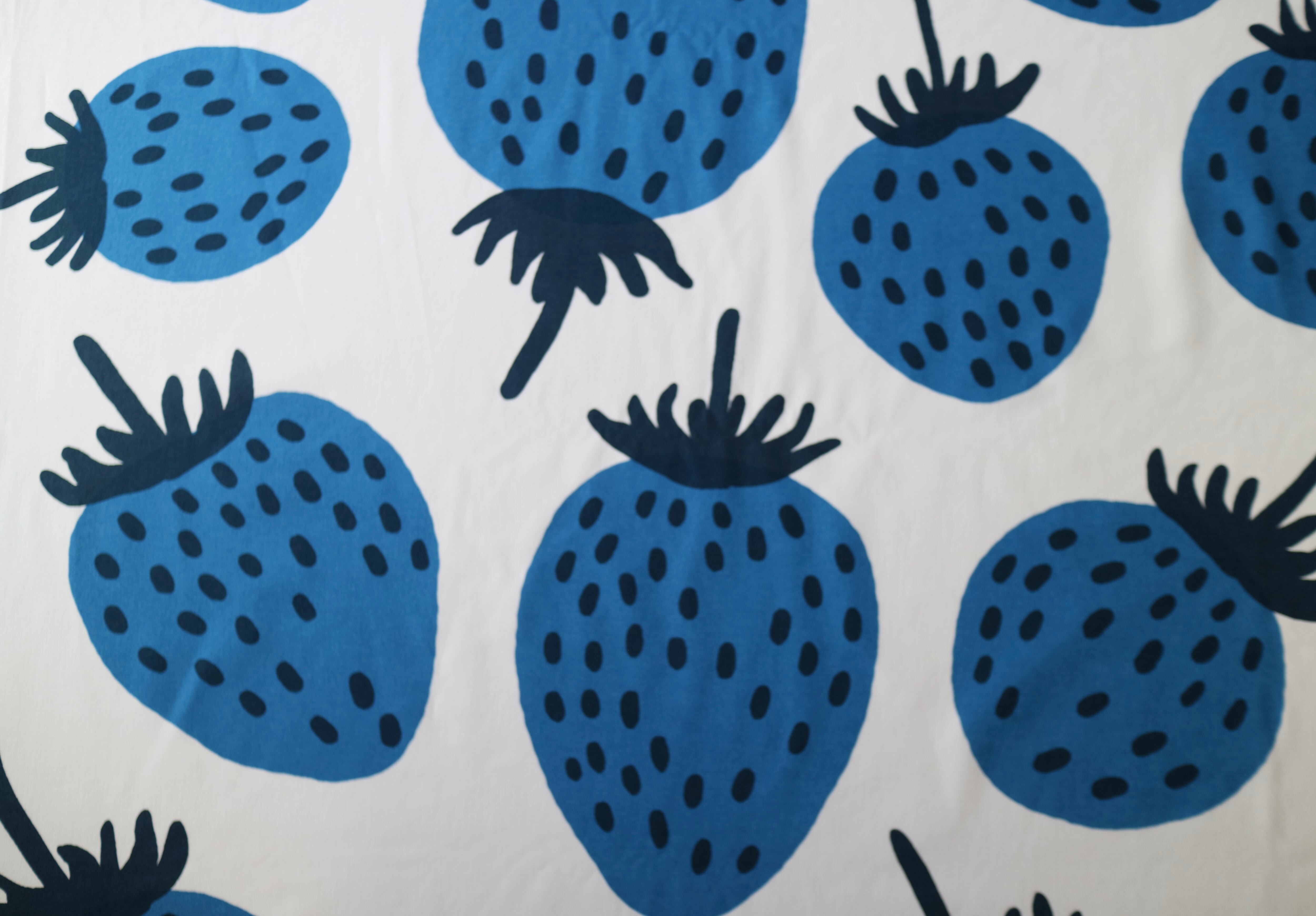 御売約済】marimekko マリメッコ / MANSIKKA マンシッカ ブルー 145