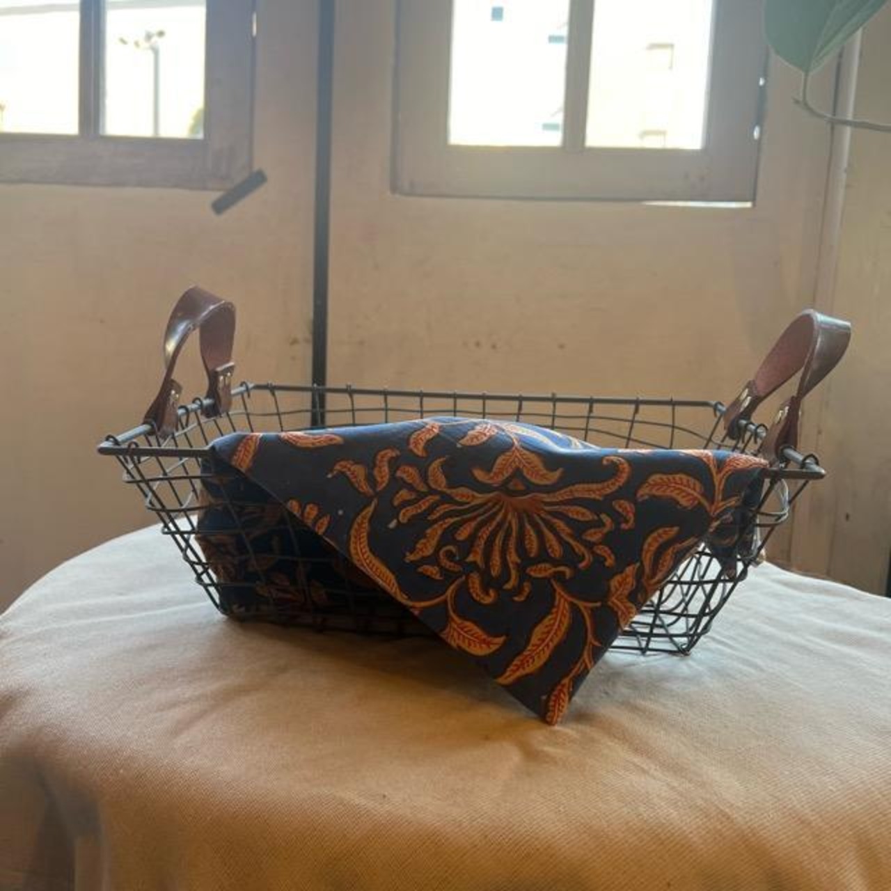 Large leather rectangular wire basket　