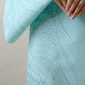 「水天一碧」大矢羽柄×ピーコック柄×ドット〜洗えるきもの（シルジェリー）〜