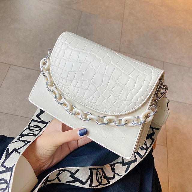 Shangxin小さなバッグ女性2020年人気の新しいトレンディなファッションレトロメッセンジャーバッグバージョンのネット赤ワイドショルダーストラップ小さな正方形のバッグ Tiancai_Wing_Bag5789042