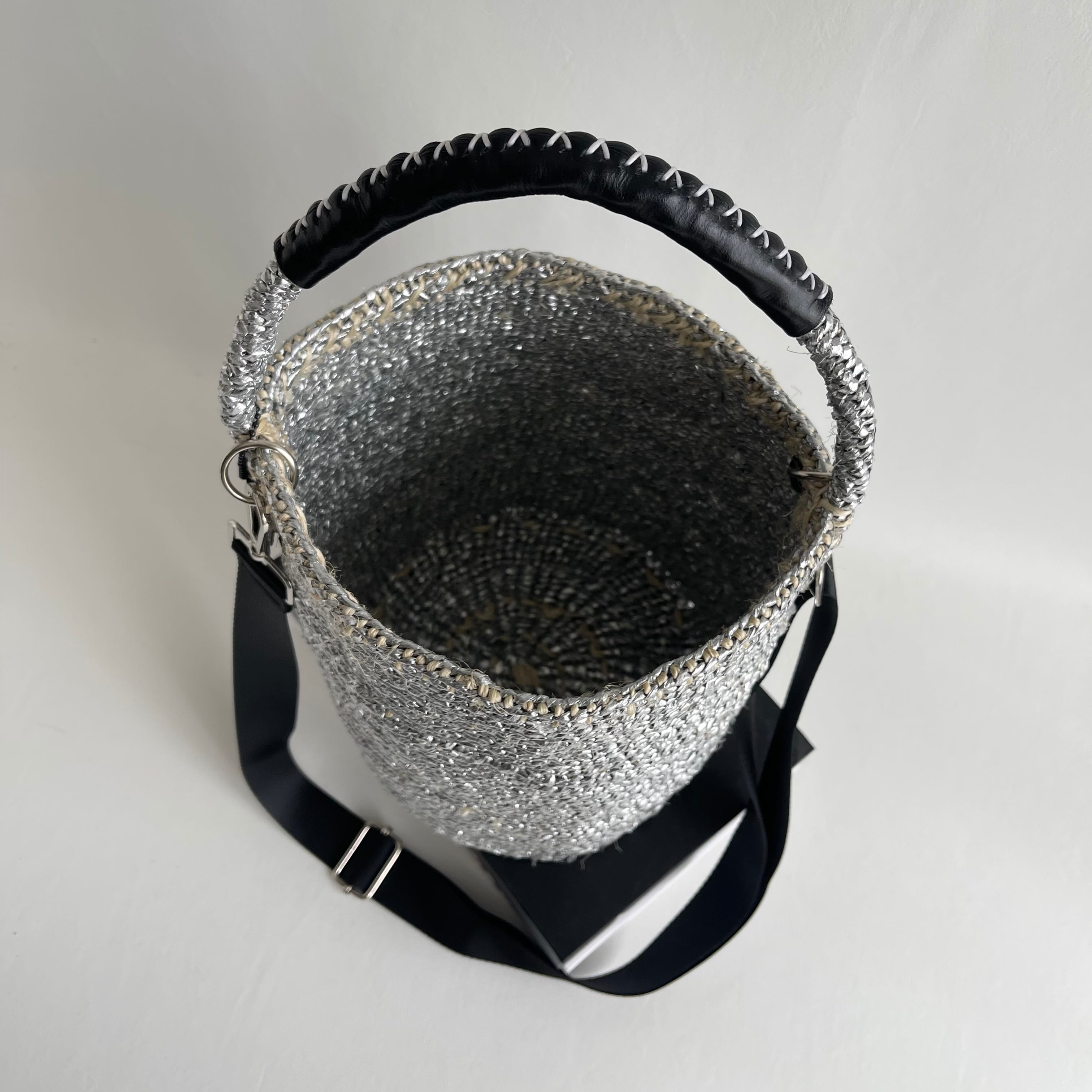OVAL Shoulder Strap Kago-Bag / Smile charm / BLACK | meong blue