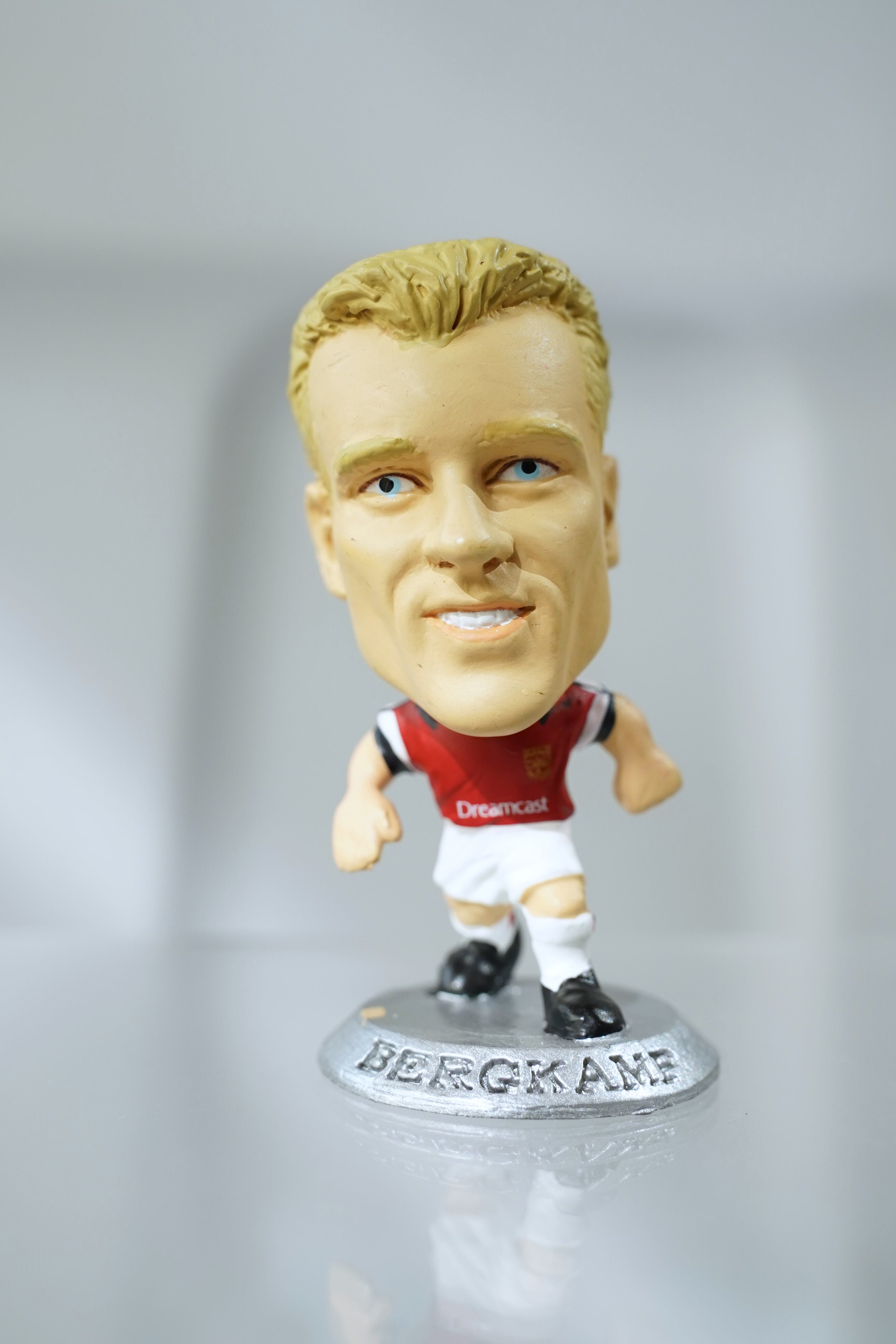デニス・ベルカンプ (Dennis Bergkamp) ⭐️⭐️⭐️⭐️☆ Corinthian MicroStars “Arsenal” (コリンシアン マイクロスターズ アーセナル)シルバー台座 サッカーフィギュア No.10 Silver Base (2001刻印/Collector No. MC190) Limited Edition Soccer Figure 約5cm