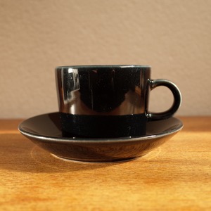 ARABIA/アラビア 『KILTA(キルタ)』 カップ&ソーサー ブラック 001