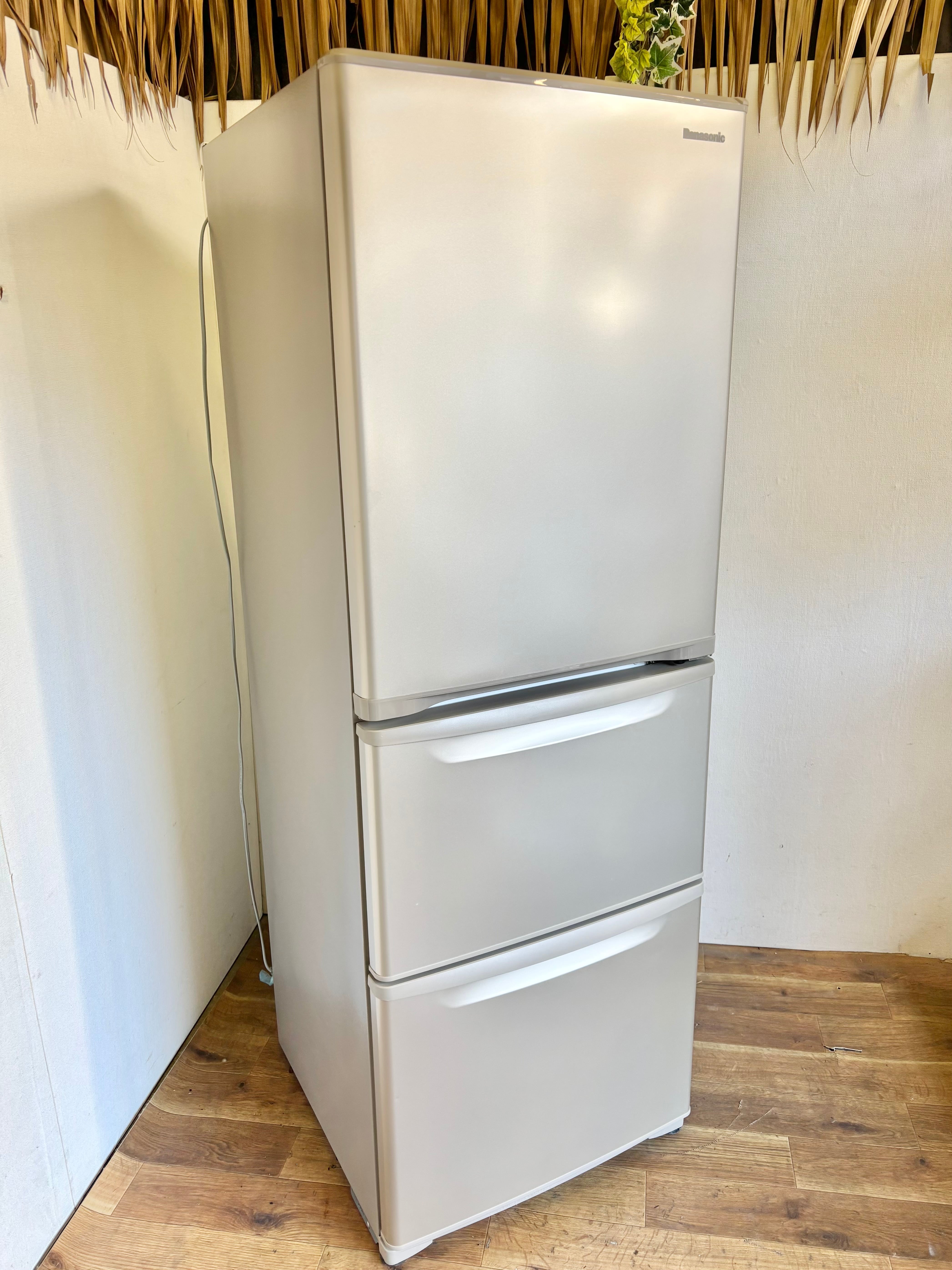 2021年製☆ Hisense ノンフロン冷凍冷蔵庫 134L HR-G13B-BR