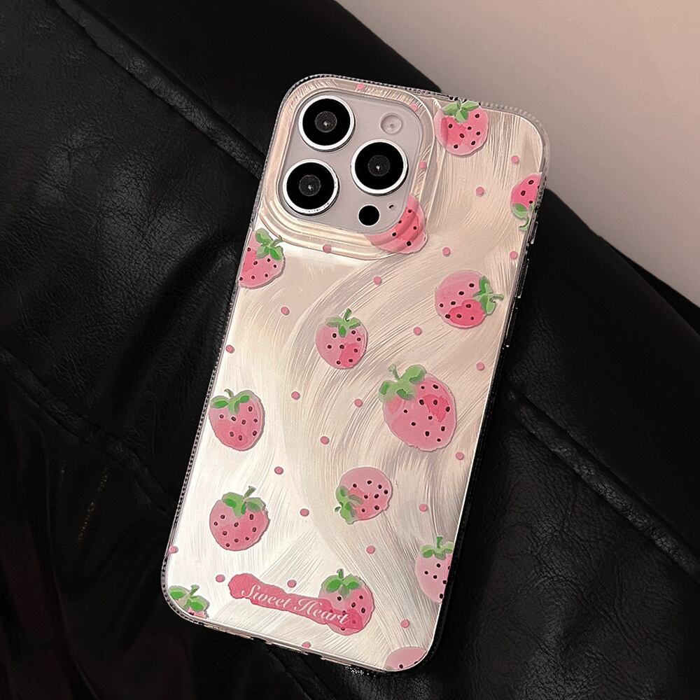 iPhone15対応】かわいい苺がいっぱい◎あまーい！ イチゴ フェザー