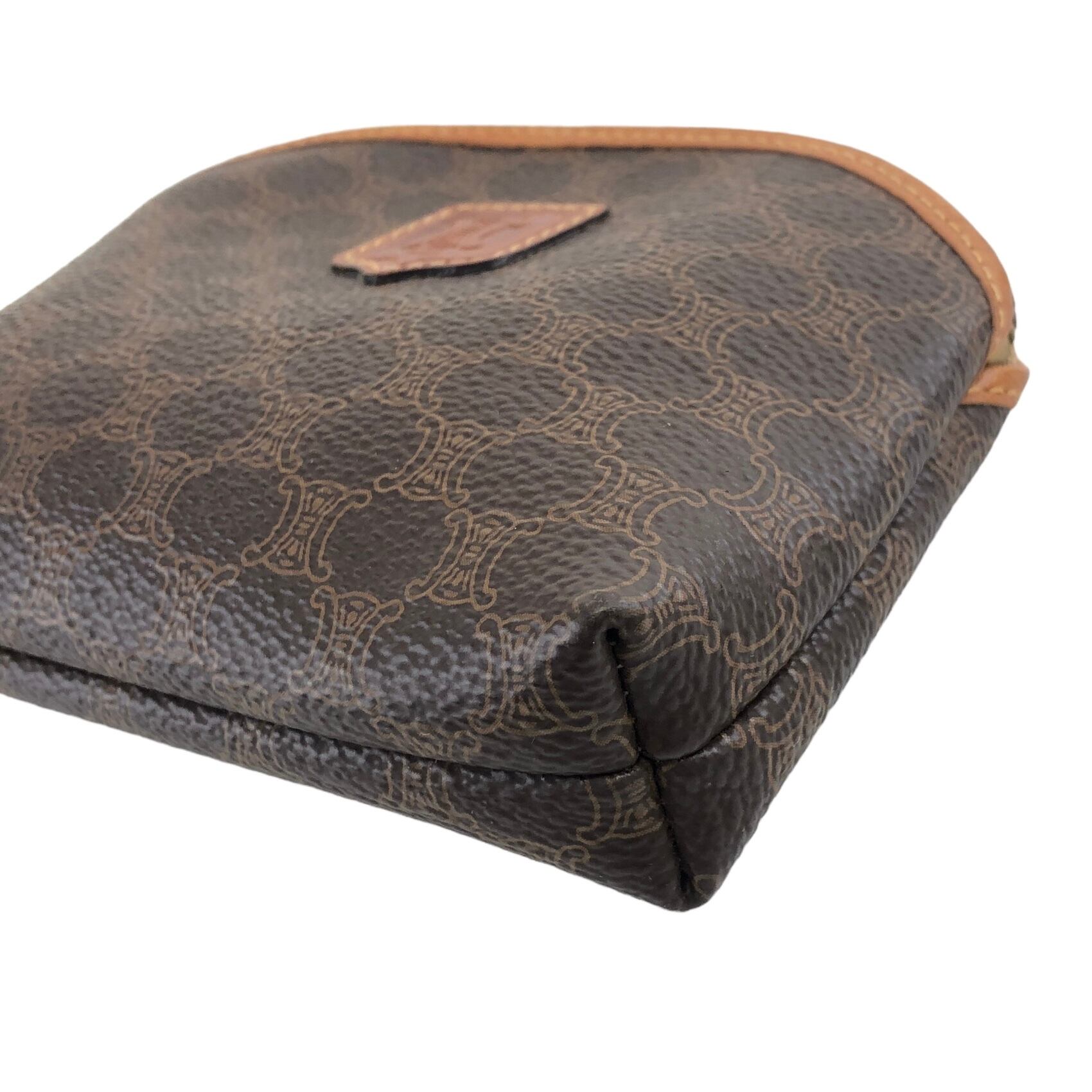 CELINE セリーヌ ポーチ CELINE セリーヌ ポーチ Long Pouch with strap 10K672FDZ.02NT