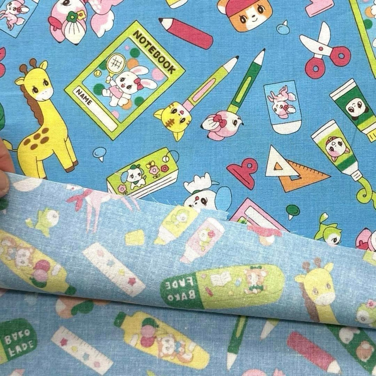 Cdr522◆50cm◆S◆綿 100%シャーティング生地◆レトロ柄