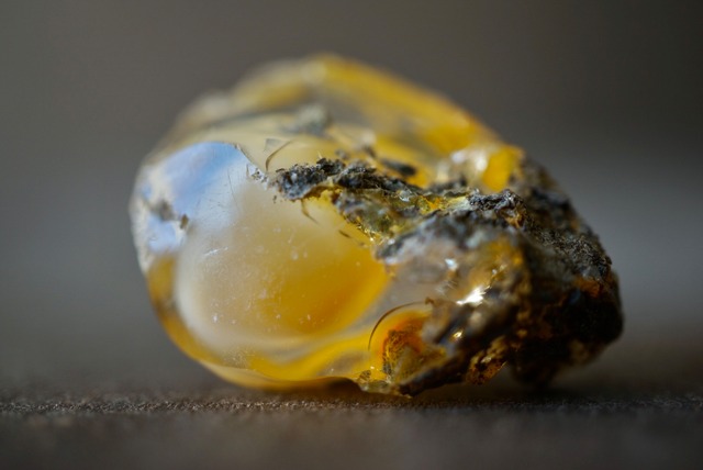 エッグ・イン・オパール Opal Egg 1084