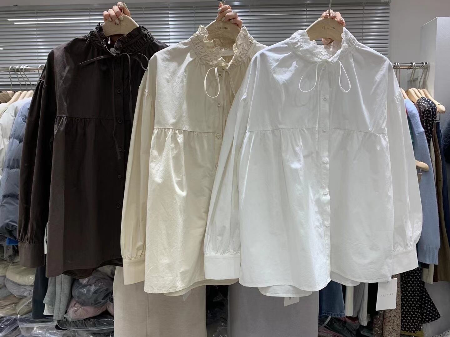 フリルネック スモックブラウス　AJ2205-1132