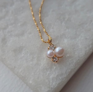 lumière pearl drop necklace