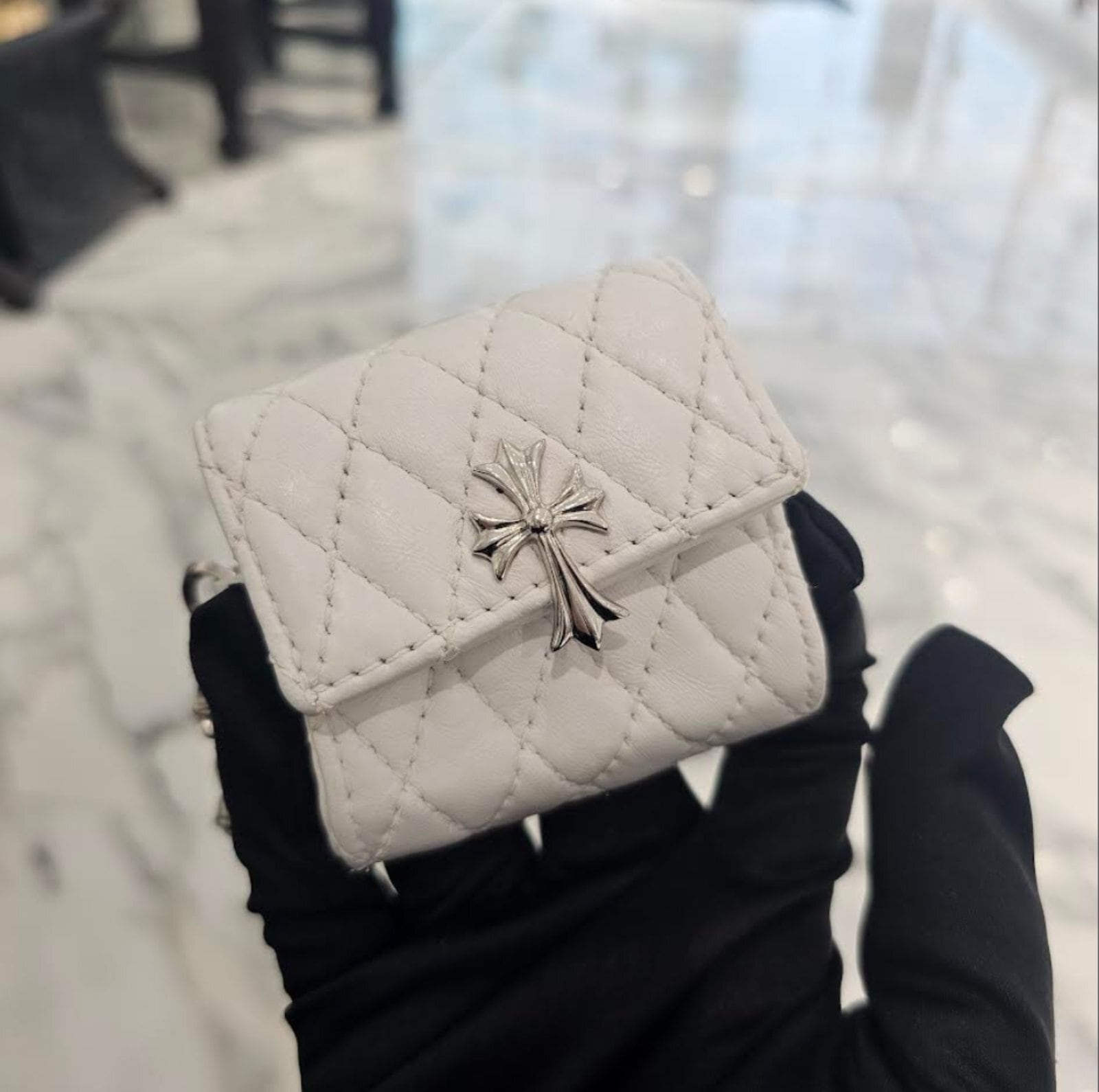 クロムハーツ　ケース　新品未使用 CHROME HEARTS クロムハーツ エアポッズ レザーケース | chromehearts