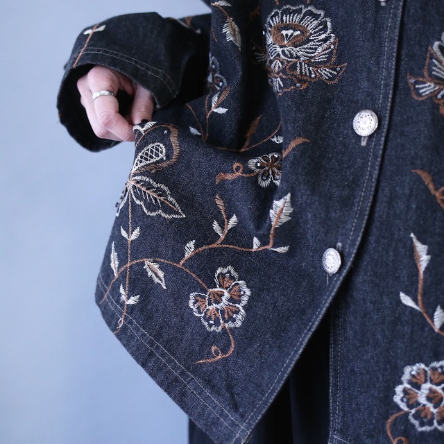 "刺繍" flower and beads design over silhouette black denim jacket