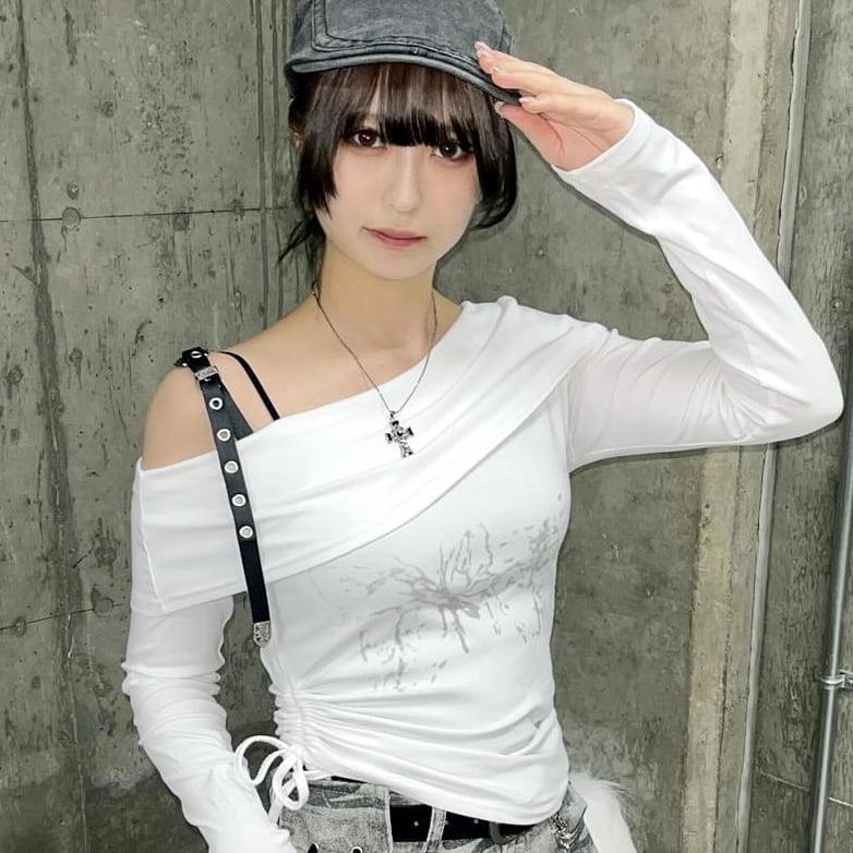 【11/12新着】送料無料★ベルトフラップ オフショルギャザーロンT