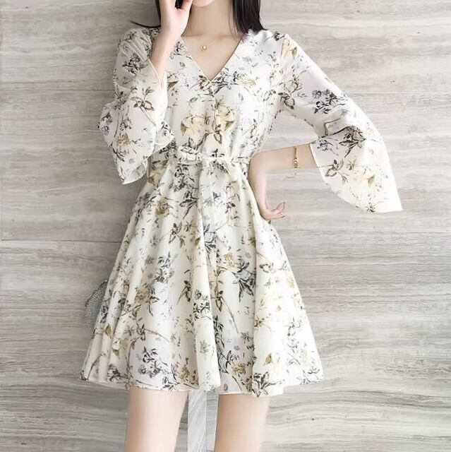 ワンピース レディース ミニワンピース ミニ丈 七分袖 Vネック シフォン かわいい 大人可愛い きれいめ 上品 エレガント 清楚 フェミニン おしゃれ お洒落 綺麗 お嬢様 ナチュラル こなれ感 ラブリー キュート ガーリー レトロ ロマンチック 抜け感 主役級 存在感 花柄 小花柄 学生 通学 デート お出かけ 女子会 S M L XL 2XL ブルー ベージュ 春 夏 10代 20代 30代 40代 韓国 韓国系 着回し 普段使い 体型カバー ファッション モテ トレンド 流行 インスタ映え