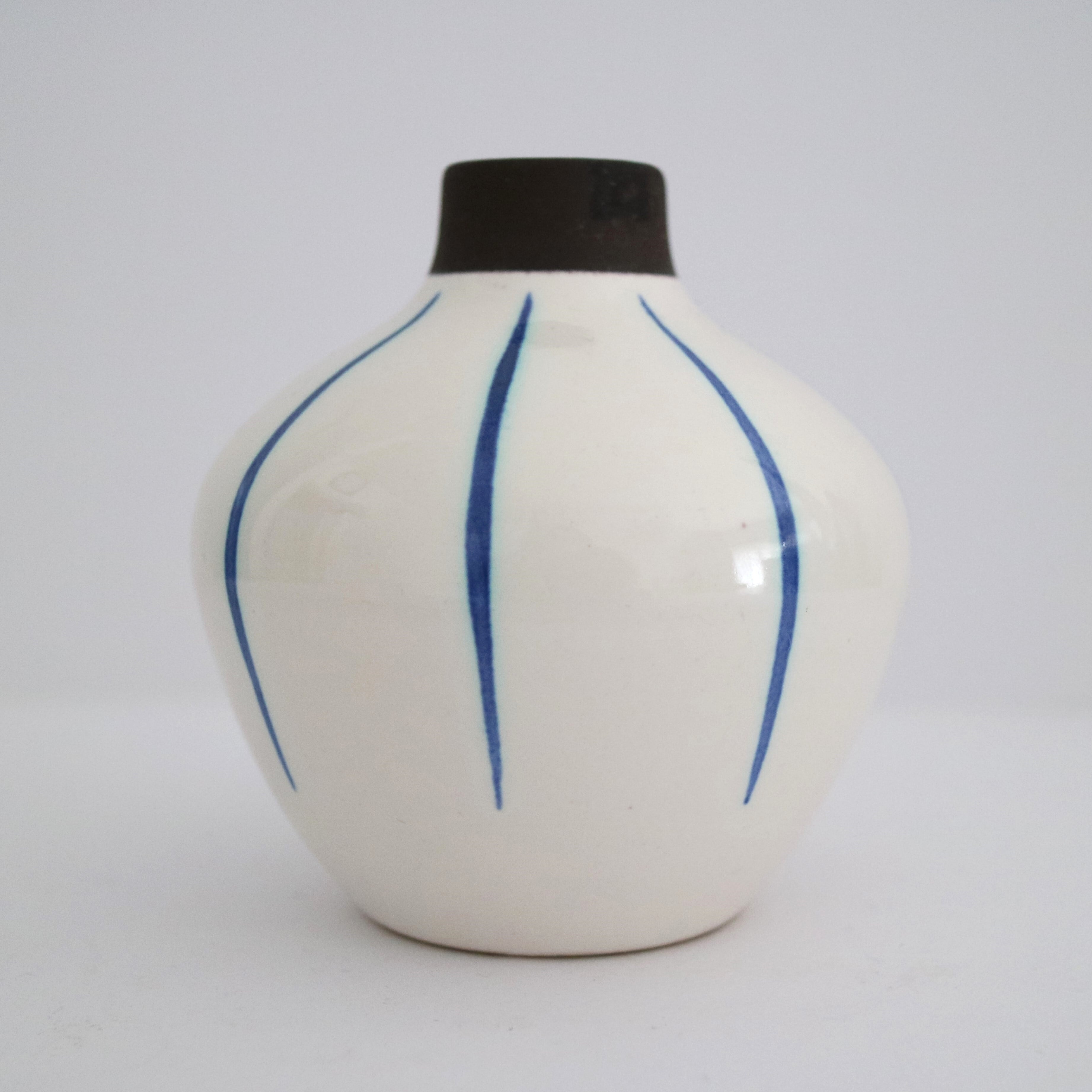 オランダで見つけた青いラインの一輪挿し | kanaal store