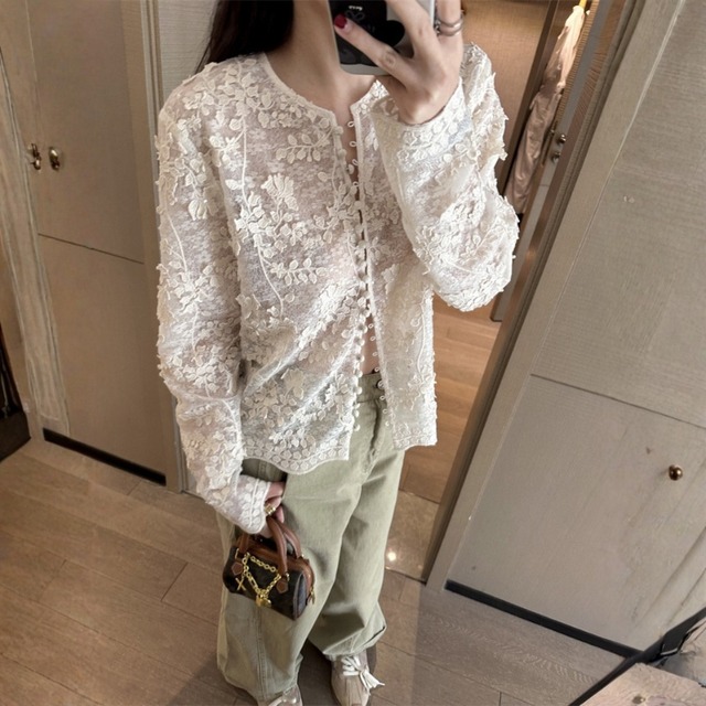 Button Front Lace Long Sleeve Blouse　204725