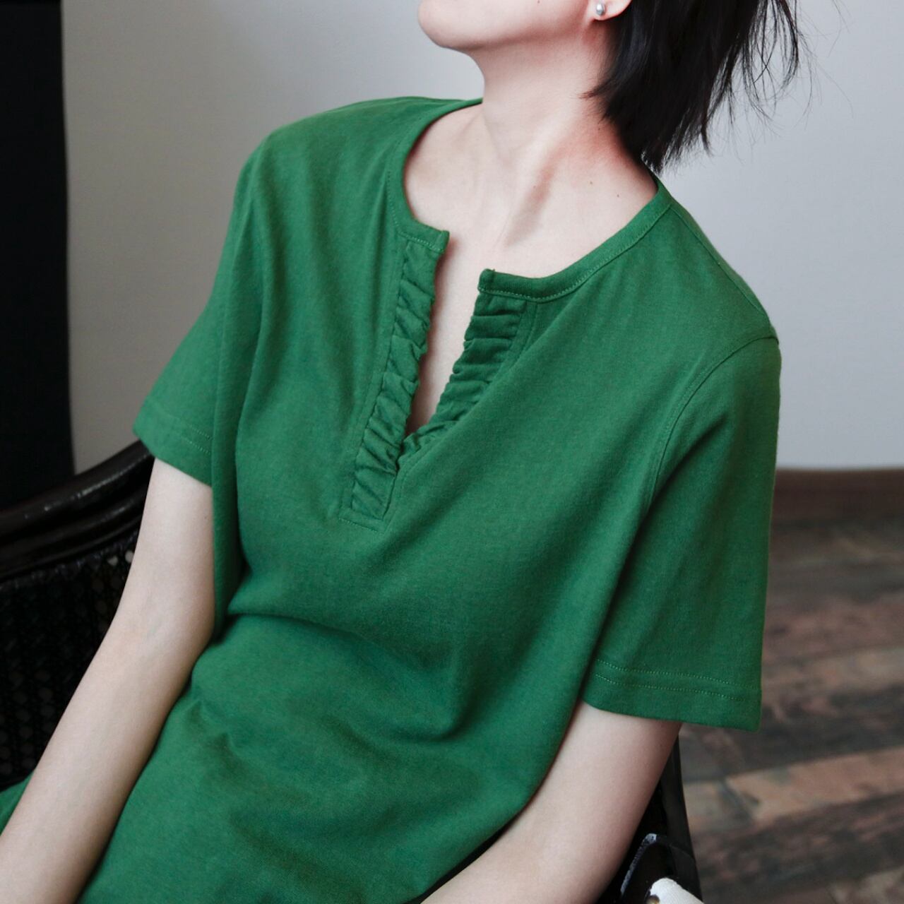 フリルキーネックTシャツ A02241