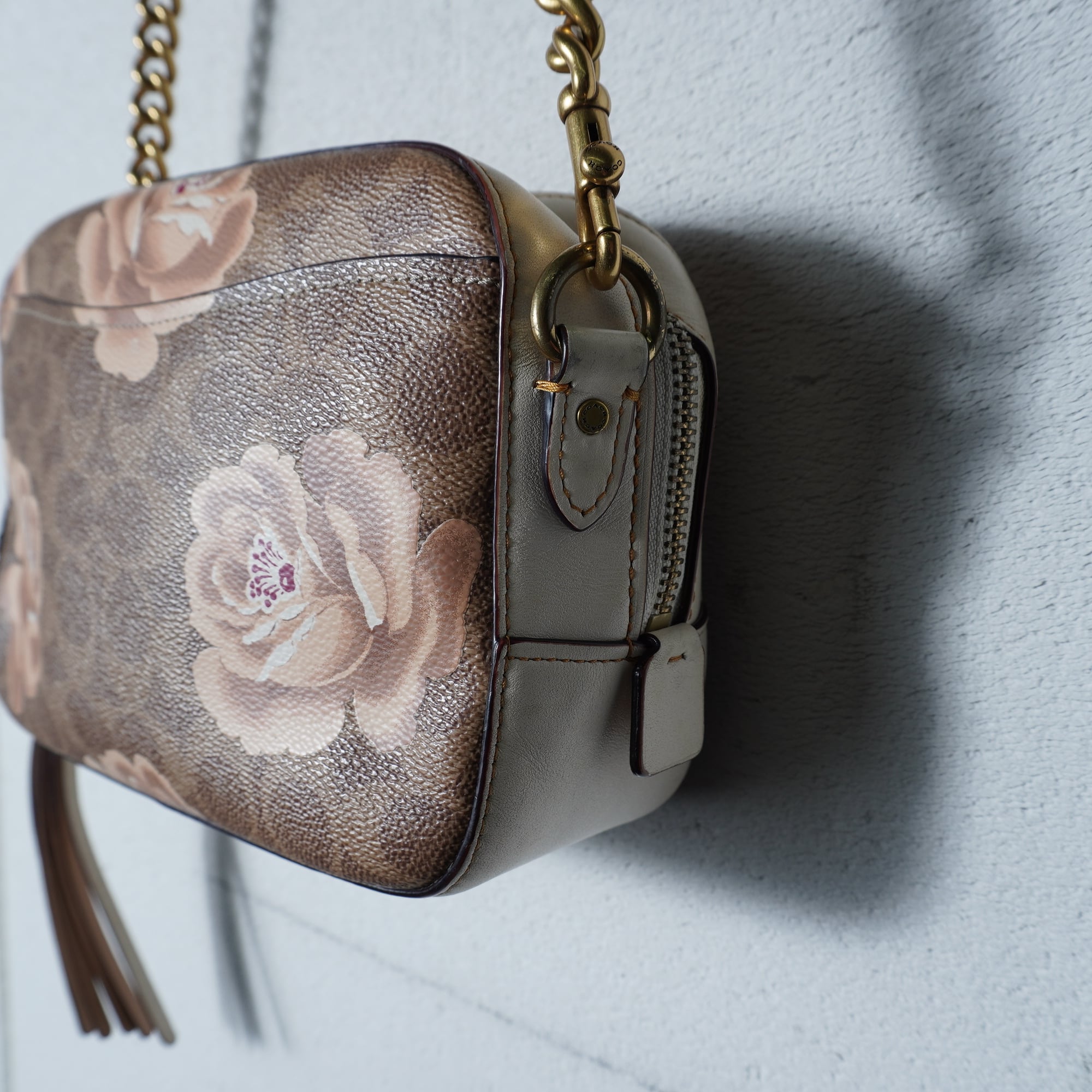 COACH】コーチ 花柄・シグネチャーレザーショルダーバッグ white&brown