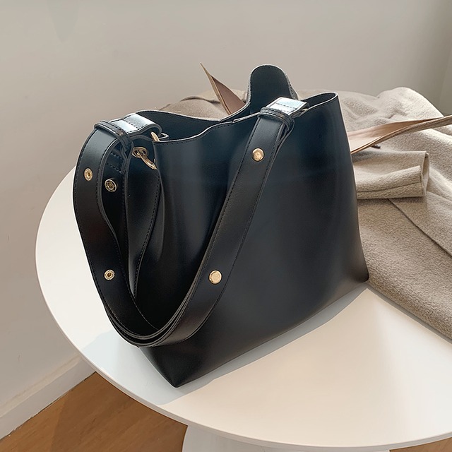 オータムウィンターレッドショルダーバッグ 秋物 冬物 メッセンジャーバッグ 手作りハンドバック26257206523