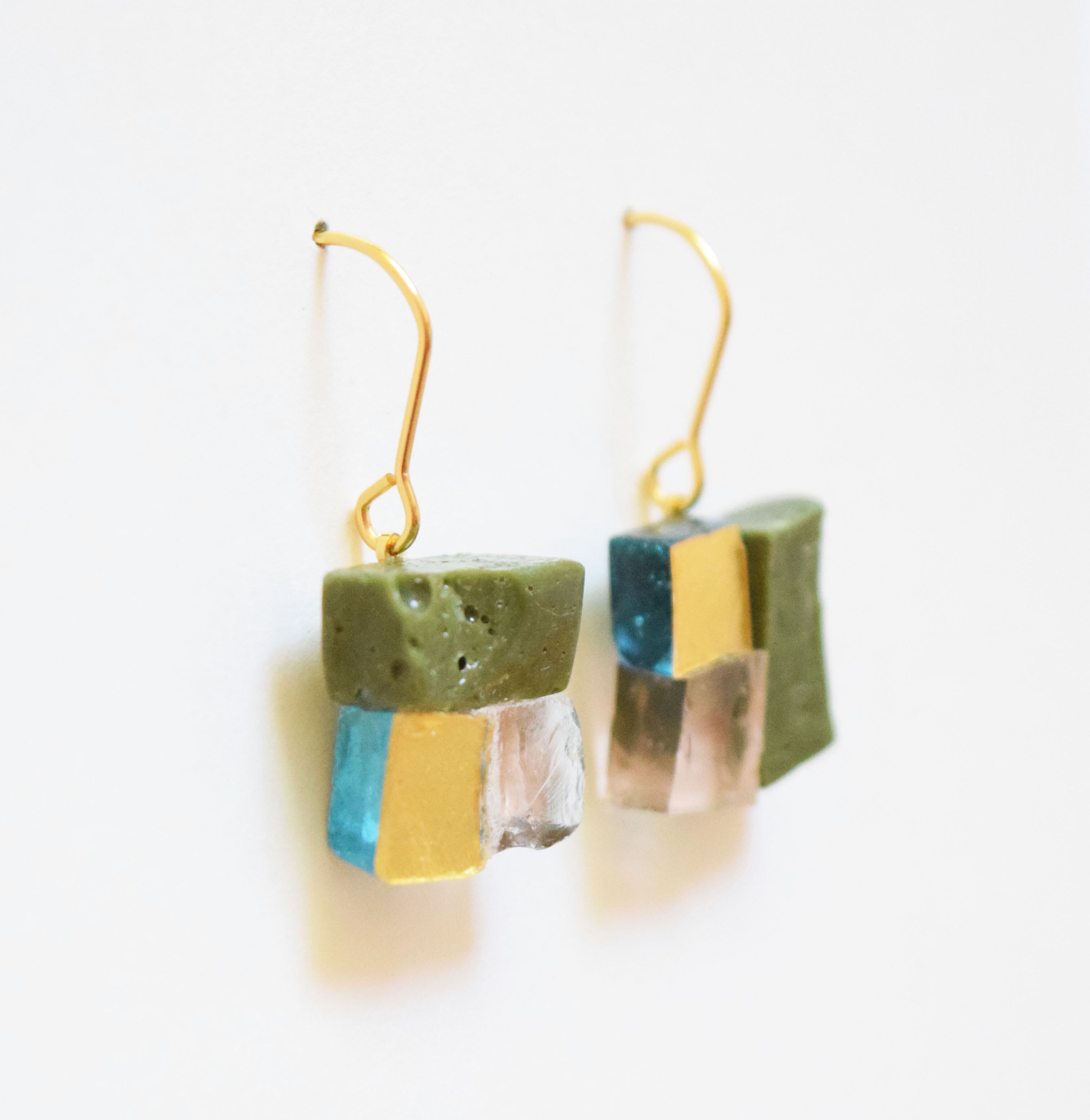 【花窓】フックピアスM　抹茶×ゴールド×クリア